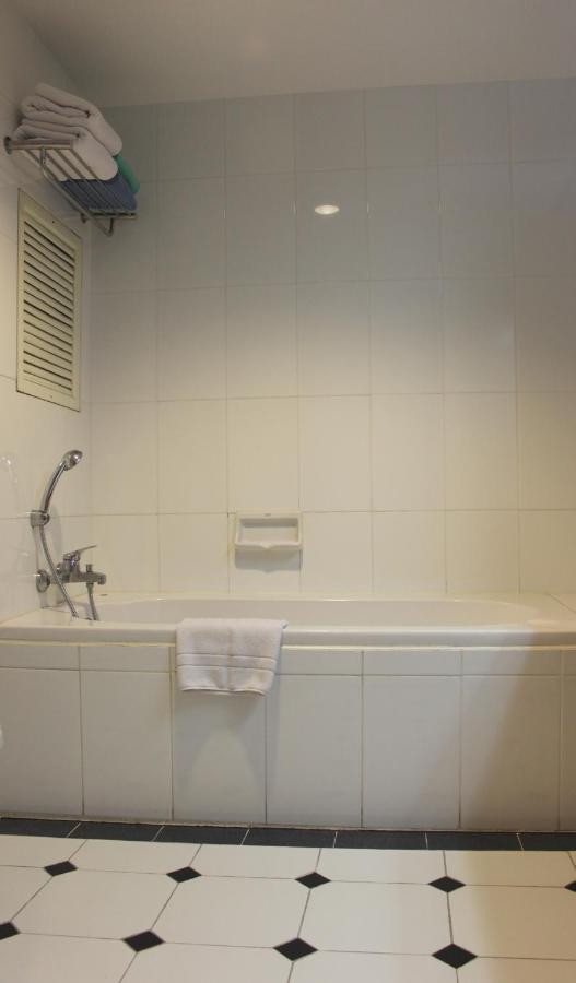 Hotel Lotus House à Jomtien Beach Extérieur photo